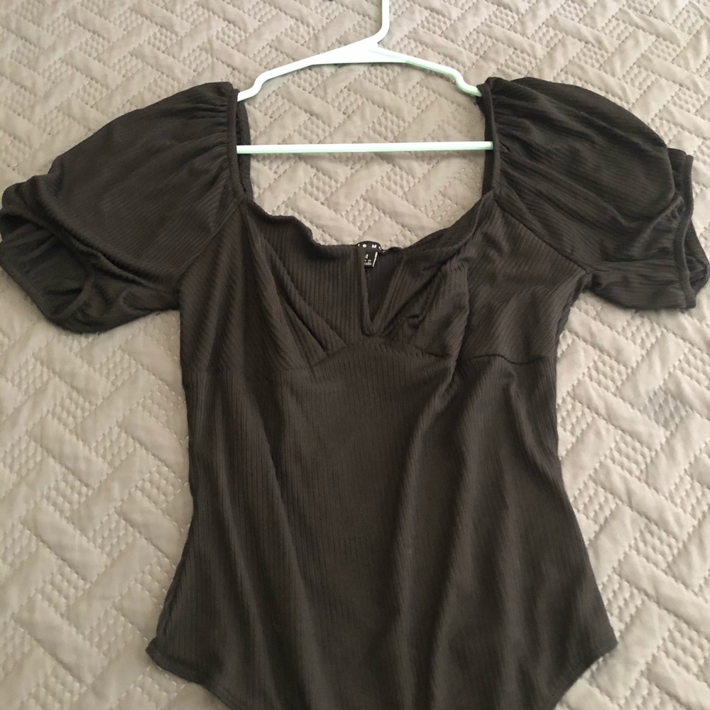 Black medium off the shoulder v shape body suit
